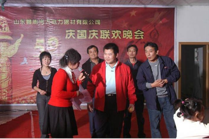 點擊查看詳細信息<br>標題：員工風采-比一比誰更紅 閱讀次數(shù)：3597